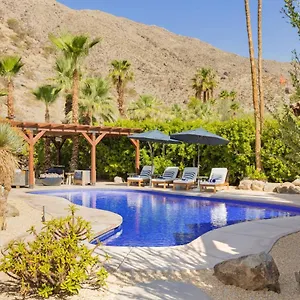 https://hacienda-barranca.palm-springs-ca-hotels.com