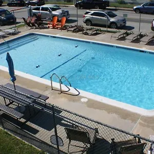 Bayside 1st Floor Oc 2 Br/1ba Pool Close To Jolly Roger/convention Center Ocean City